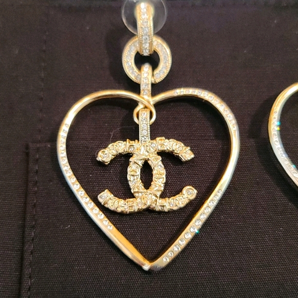 Chanel 21P Gold XXL CC Heart Crystal Drop Earrings AB6006 B05288 NB905 - Picture 8 of 14